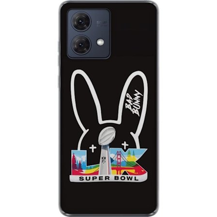 Kompatibelt Mobildeksel til Motorola Moto G84 Bad Bunny portrett med åpen skjorte, tatoveringer og krøllete hår i stilfull motefotografering