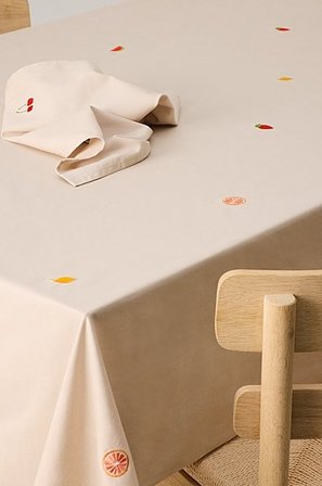 Jotex - Broderad Bordsduk Linnebeige/multi CILIA - Köp Dukar hos Jotex