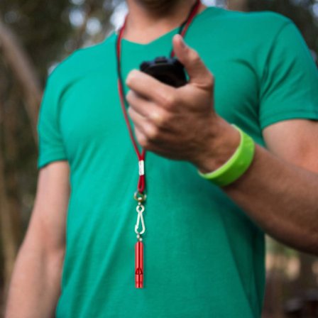 7-delad nödvisselpipa med nyckelring, nödvisselpipa i aluminium, 7 färger