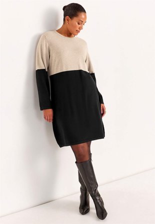 Cellbes of Sweden - Tofarvet, fintstrikket kjole i beige / sort til damer i størrelse 34/36