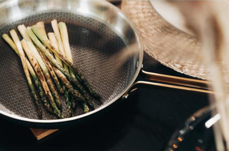 Vargen & Thor Modell-XB Stekepanne Svart-hamret Ø28