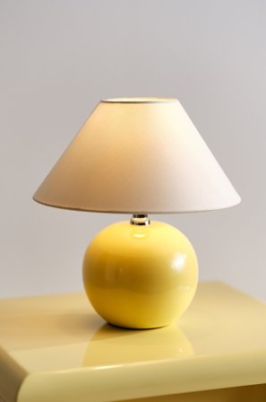 Jotex - KARAMELL bordlampe Gul - Kjøp Bordlamper hos Jotex