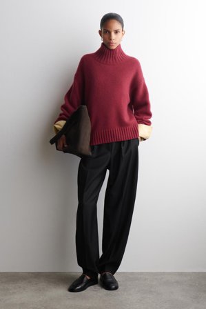 COS Chunky Cashmere Funnel-Neck Jumper in Red - Women