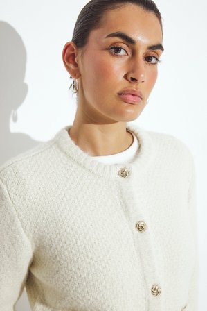 NA-KD - Strikket cardigan med gullknapper - Cardigan - OffHvit - M (EU 38-40)