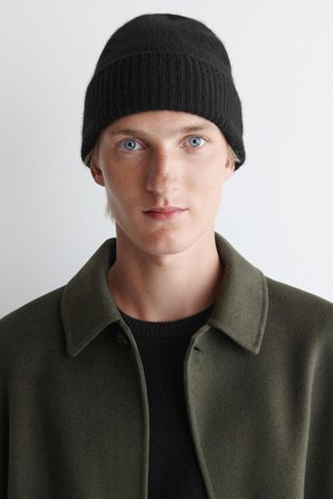 COS Women's Berretto In Cashmere in Nero