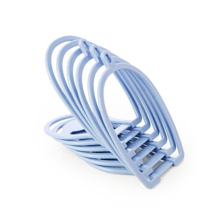 Muovista valmistettu seinälle kiinnitettävä huiviteline, helppo asentaa ja käyttää oville