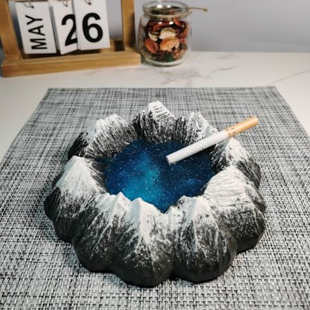 Snöbergsformad askkopp i cement, praktisk present till make/pappa, dekorativ heminredning för vardagsrummet