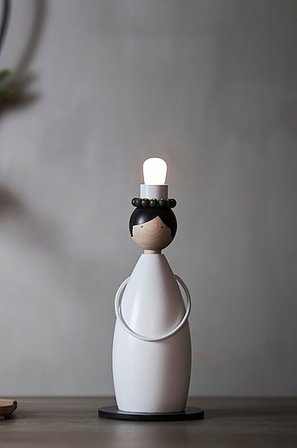 Jotex - Lysestage Lucia Classic højde 26 cm White - Køb Dekorativ julebelysning hos Jotex