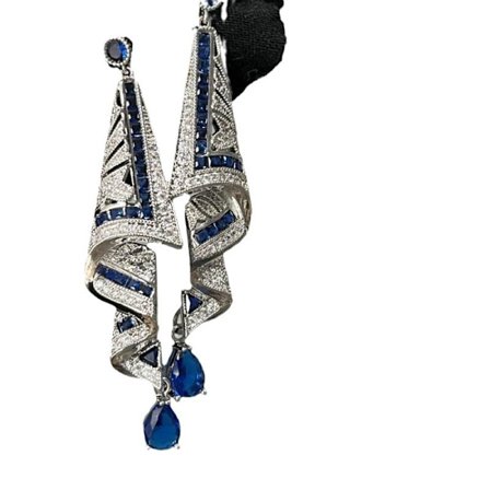 Vackra medeltida örhängen i siden, vintage örhängen i satin, retro örhängen i siden