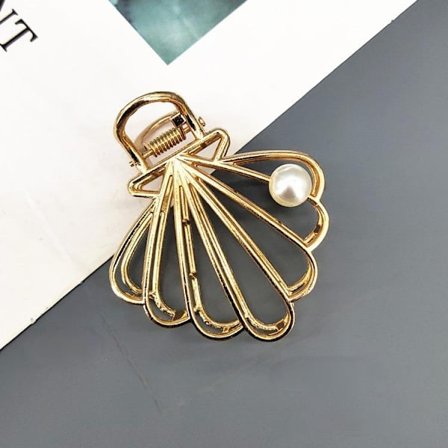 Håndlaget gullbelagt hårspenn stort skjell med perle