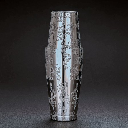 Set med bostonshakers i rostfritt stål med etsat mönster och viktade skakburkar (blade black)