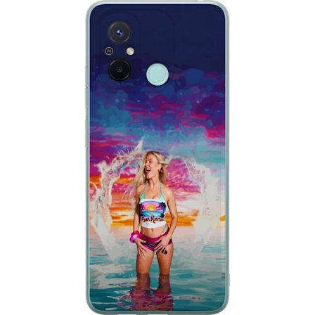 Kompatibelt Mobildeksel til Xiaomi Redmi 12C Blond kvinne i fargerik strandantrekk som leker i havet ved solnedgang