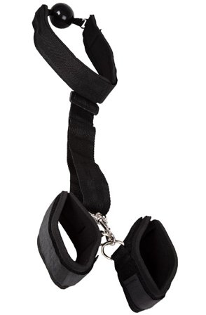 Ball Gag With Wrist Restraints Black Suukapula käsiraudoilla