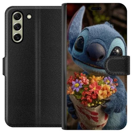 Kompatibelt Plånboksfodral till Samsung Samsung Galaxy S21 FE 5G Söt blå figur med stora ögon som håller färgglad blombukett i varm och gullig s