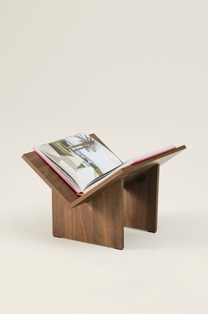 Jotex - Bokstativ Valnøtt - MANTA - Kjøp Pynteting hos Jotex