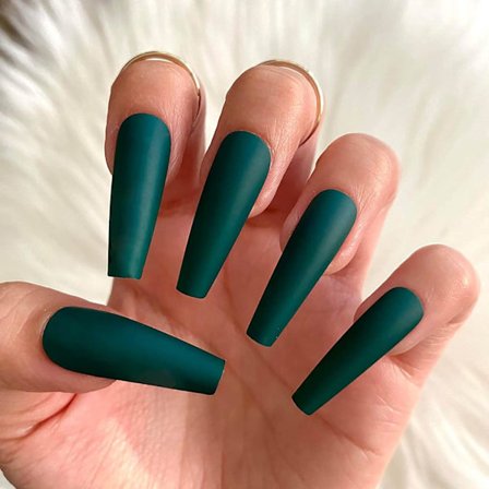 Hienot, pitkät, ballerina-muotoiset tekokynnet, matta