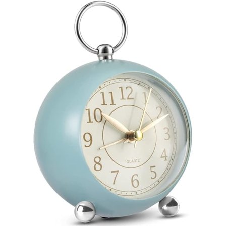 Hög Larmklocka, Skrivbordsklocka i Vintage-stil med Dekorativ Design, Tyst Kvartsrörelse, Icke-Tickande Batteridriven, Lättläst Display för