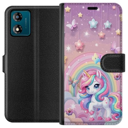 Kompatibel Tegnebogsetui til Motorola Moto E13 Magisk enhjørning med regnbue manke, stjerner og sommerfugle mod en pastelfarvet himmel med skyer