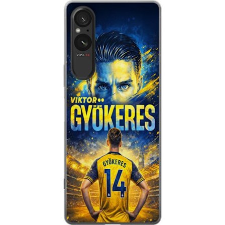 Yhteensopiva Puhelinkuori Sony Sony Xperia 5 V Viktor Gyökeres jalkapallojuliste keltaisella ja sinisellä värimaailmalla, dramaattinen stadiontaust
