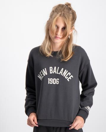 New Balance NB Essentials Varisty Fleece Crew Schwarz Pullover Unisex - Kidsbrandstore