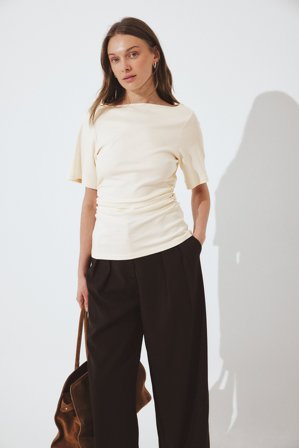 NA-KD - Drapert t-skjorte - T-Shirts - Beige - XS