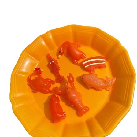 UV Farveskiftende Stegt And Bil Spejl Vedhæng - Sjov Sollys Reaktiv Nøglering til Bakspejlsdekoration (7 ikke-gentagende)