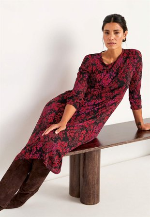 Cellbes of Sweden - Midikjole med et blomstermønster i rød / mønstret til damer i størrelse 42/44