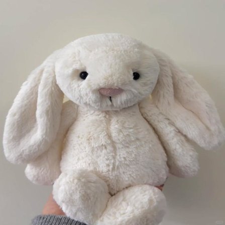 Jellycat Bartholomew kosedyr, myk og komfortabel, en flott gave til barn, Valentinsdagen eller som samleobjekt, 36 cm hvit kanin.