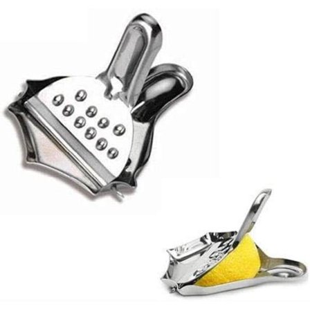 4-delad citronskivningsjuicer (silver 8,3 cm) - Orange rostfri manuell juicer med citronklyftor i handen