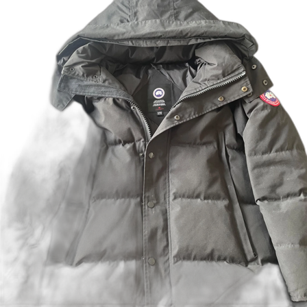 Svart dunjacka från Canada Goose med huva