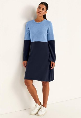 Cellbes of Sweden - Tofarget, finstrikket kjole i blå / marineblå for damer i størrelse 42/44