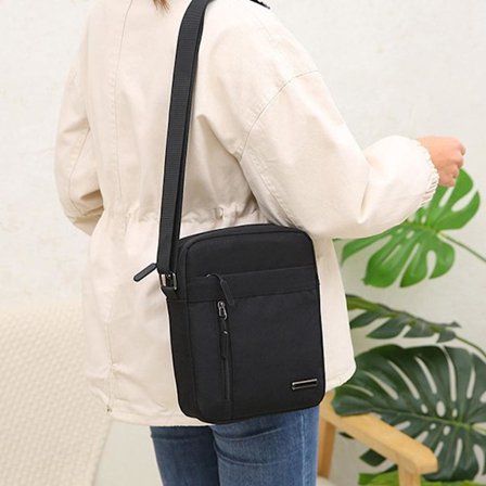 Liten axelremsväska Nylon Multi Pocket Portabel pojkväska C1T4