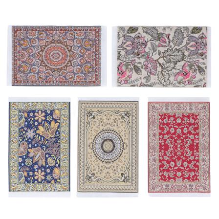 5 stk. 1/12 Dukkehuss tæppe med blomsterprint - Eksklusivt, let at rengøre, blødt miniaturegulvtæppe