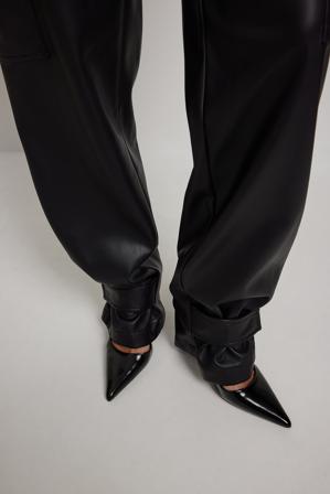 NA-KD Trend Pantalon cargo à détails - Pantalons en simili cuir - Noir - EU 32