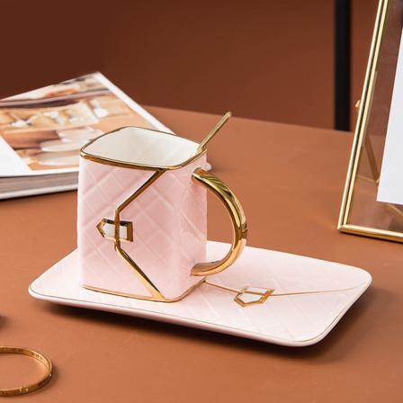 Creative Bag Shape Keramikkopp + fat Golden Edge Design 310ml Pink