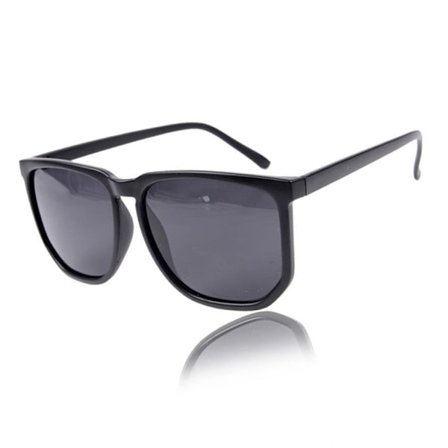 Musta iso retro -aurinkolasit musta lasi