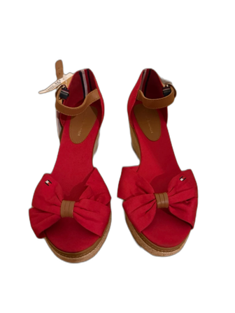 Röda sandaler med kilklack från Tommy Hilfiger