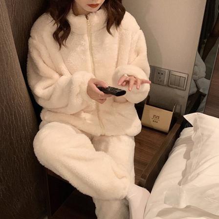 Corall fleece pyjamas dam vinter dragkedja Embrace the Winter Chill med plysch pyjamas Beige XL