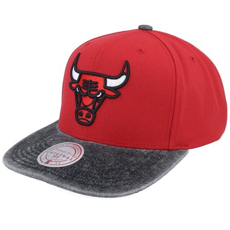 Mitchell & Ness - NBA Rouge snapback Casquette - Chicago Bulls Denim Patchwork Red/Black Snapback @ Hatstore