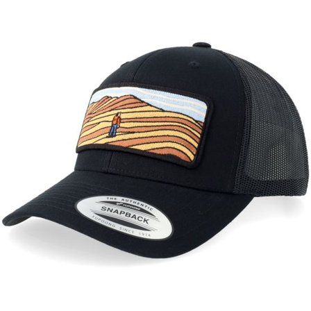 Wild Spirit - Svart trucker Keps - Desert Adventure Wide Patch Black Trucker @ Hatstore