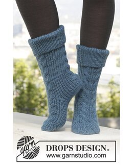 Strikkeoppskrift Sokker - Drops Design