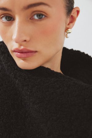 NA-KD Boucles d'oreilles plissées en or avec perle - Bijoux - Or - One Size