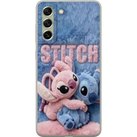 Kompatibelt Mobildeksel til Samsung Galaxy S21 FE 5G Søte fluffige Stitch og Angel koser seg på en myk, pelsete overflate med pastellfarger som skap