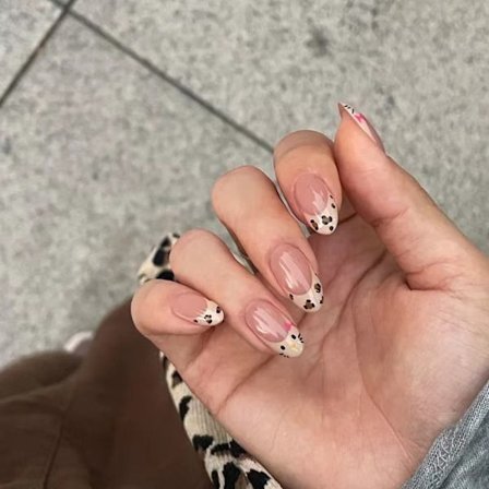 DIY neglekunst patches, simple, søde, nuttede, hvide, leopardprint håndmalet killing (M)