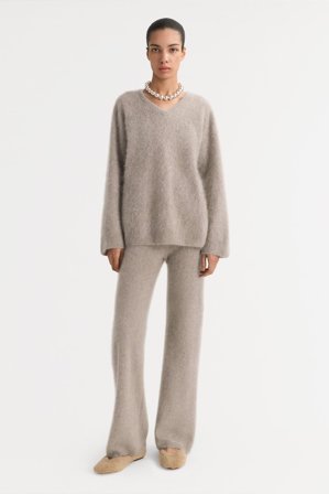 Soft Goat - Brushed v-neck - Women cashmere sweater - XS - Greige