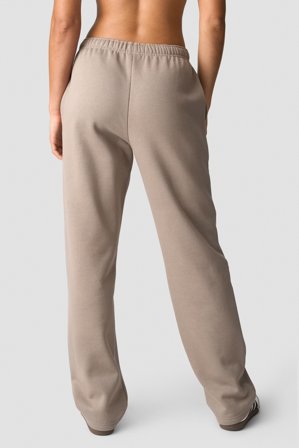 ICANIWILL - Everyday Straight Leg Sweatpants Greige - Housut - Naiset - Treenivaatteet ICIW:ltä