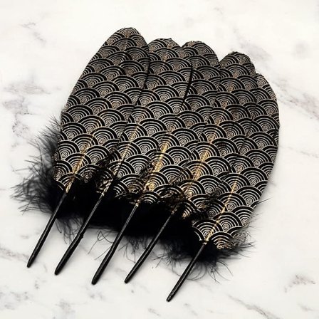 30 stk. Gulddyppede sorte gåsefjer 15-23 cm. Guldmønstrede sorte gåsefjer. Gulddyppede sorte fjer med skymønster til Halloween-håndværk DIY P
