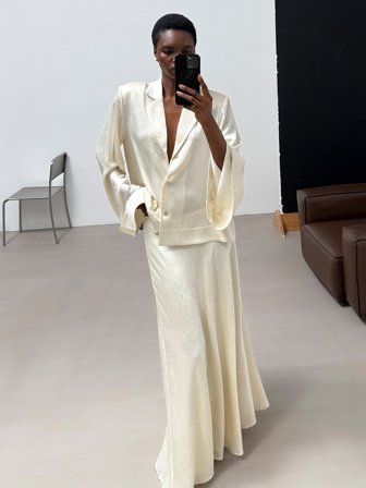 NA-KD Jupe longue froissée coupe biais - Jupes en satin - Crème - EU 38