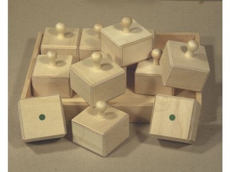 Ljudbaserad memorylek, trä, 1 till 2 spelare - Lyreco - Skola och förskola - Lekmaterial - Spel - Från 3 - 4 år