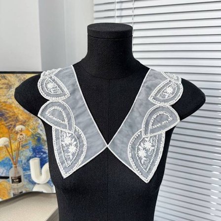 3D paljetter med pigger, falsk krage, blonder og brodert stofflapp 2 2